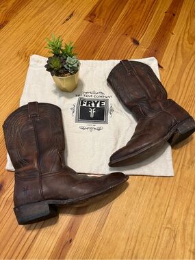 FRYE 77689 Billy Stitch Pull On Leather Cowboy Boots Bourbon Brown WOMENS 9 B